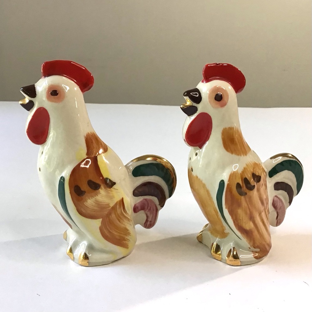Shawnee Pottery Hen & Rooster Salt Pepper Shakers Chicken Figurines Gold Vintage